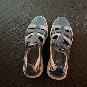 Clarks Walking Shoes Casual Tennis Sneaker Women’s Size 8M